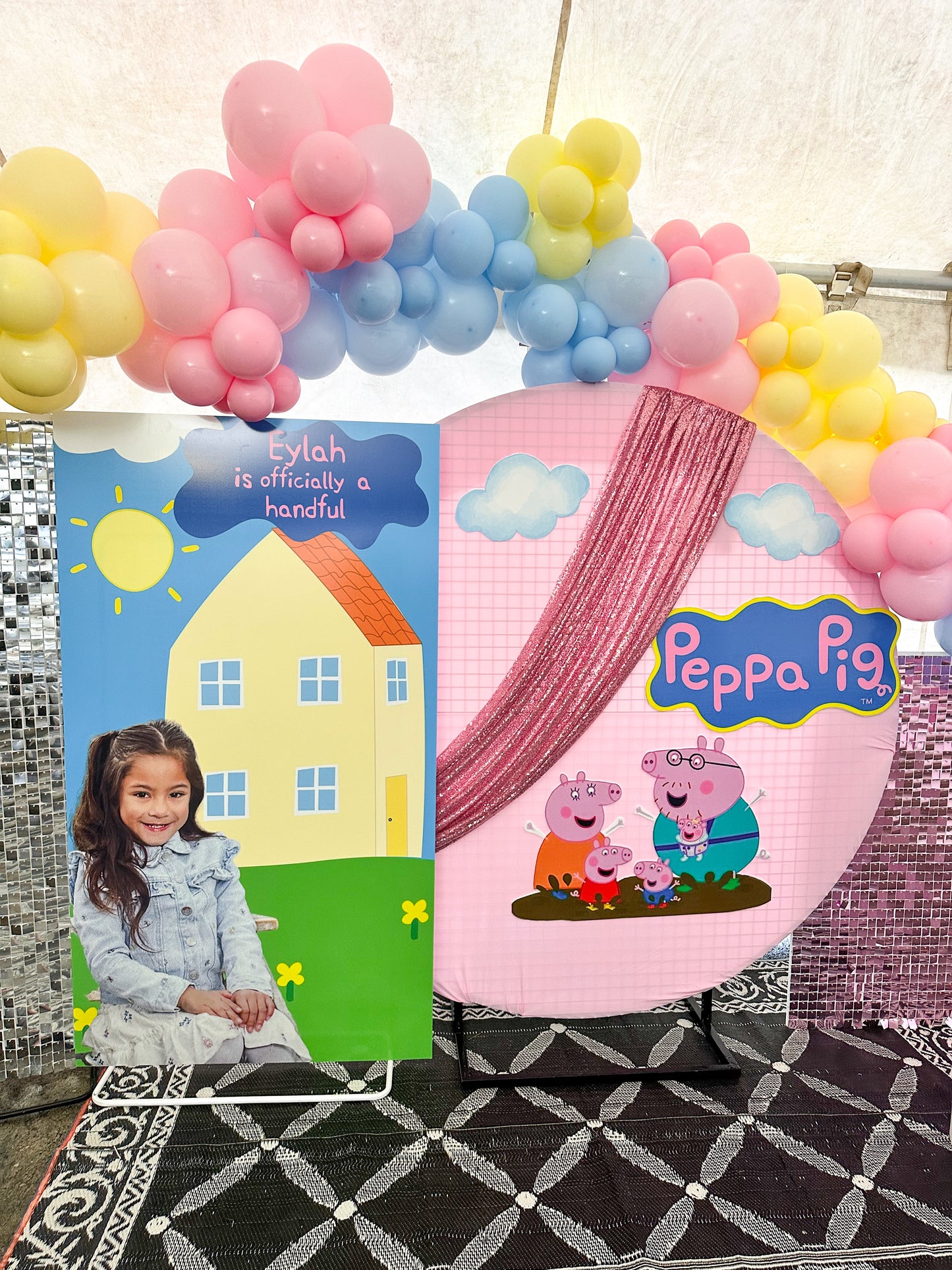 CUSTOM BACKDROP
