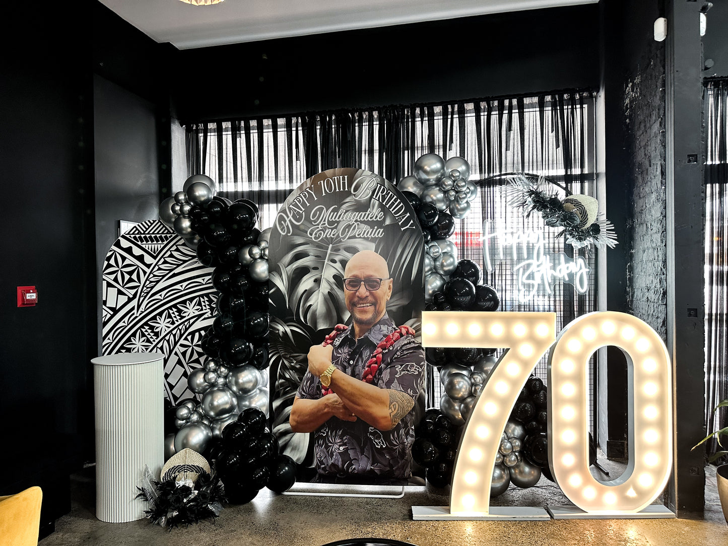 CUSTOM BACKDROP