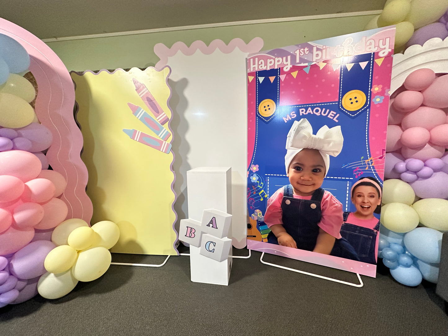 CUSTOM BACKDROP