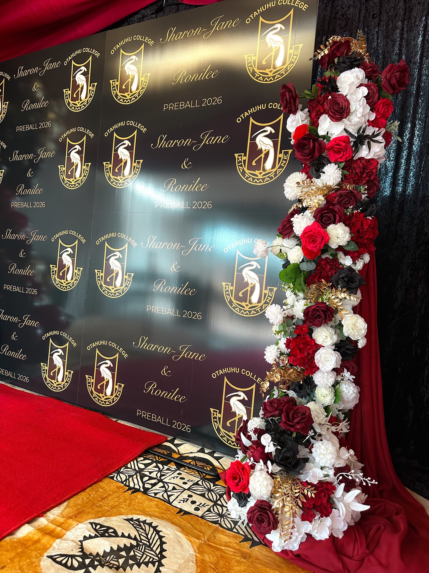 CUSTOM BACKDROP