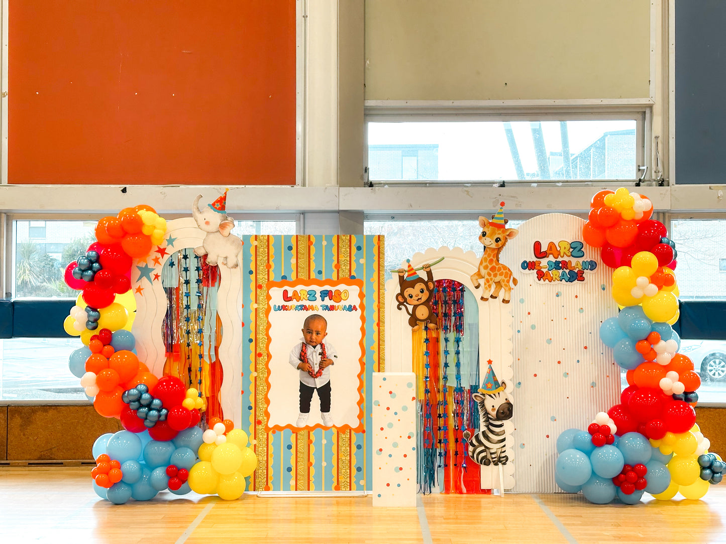 CUSTOM BACKDROP